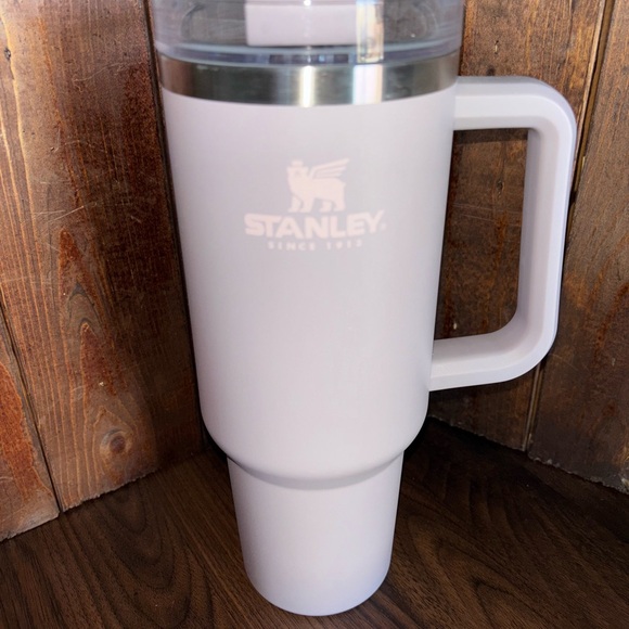 Stanley Quencher H2.0 FlowState 40 ounce Tumbler *no straw* - Picture 3 of 6